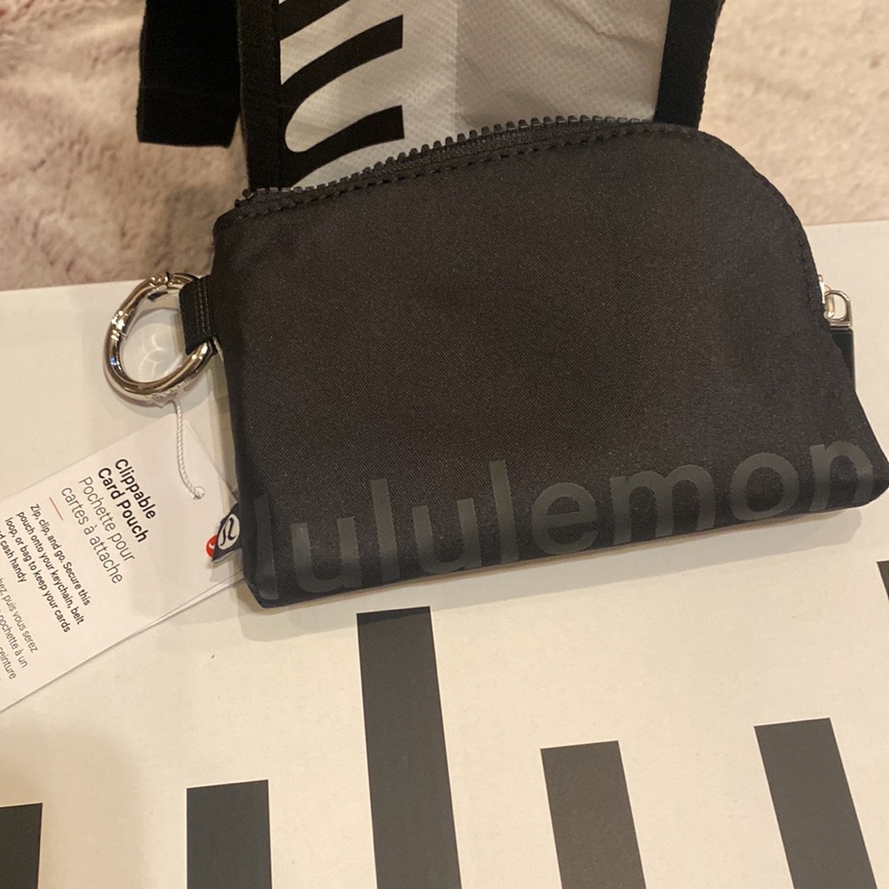 LULULEMON CLIPPABLE CARD POUCH - Picture 16 of 16